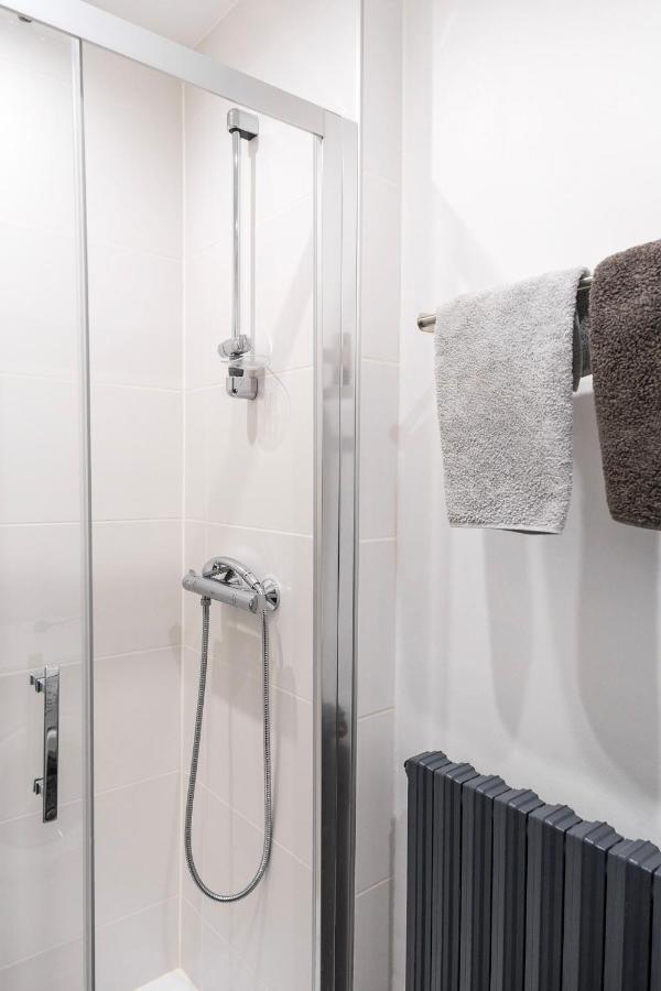 Appartamento NOUVEAU ! Studio NEUF, charme de l ancien, balcon, Netflix 4K...  Bagnères-de-Bigorre Esterno foto