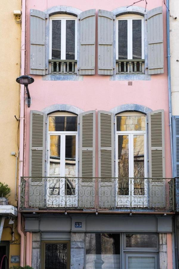 Appartamento NOUVEAU ! Studio NEUF, charme de l ancien, balcon, Netflix 4K...  Bagnères-de-Bigorre Esterno foto